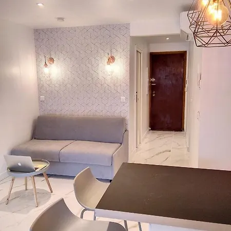Grand Studio 4**** Apartment